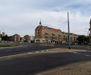 Plac Kazimierza Wielkiego po czterech latach doczekał się tablicy z nazwą