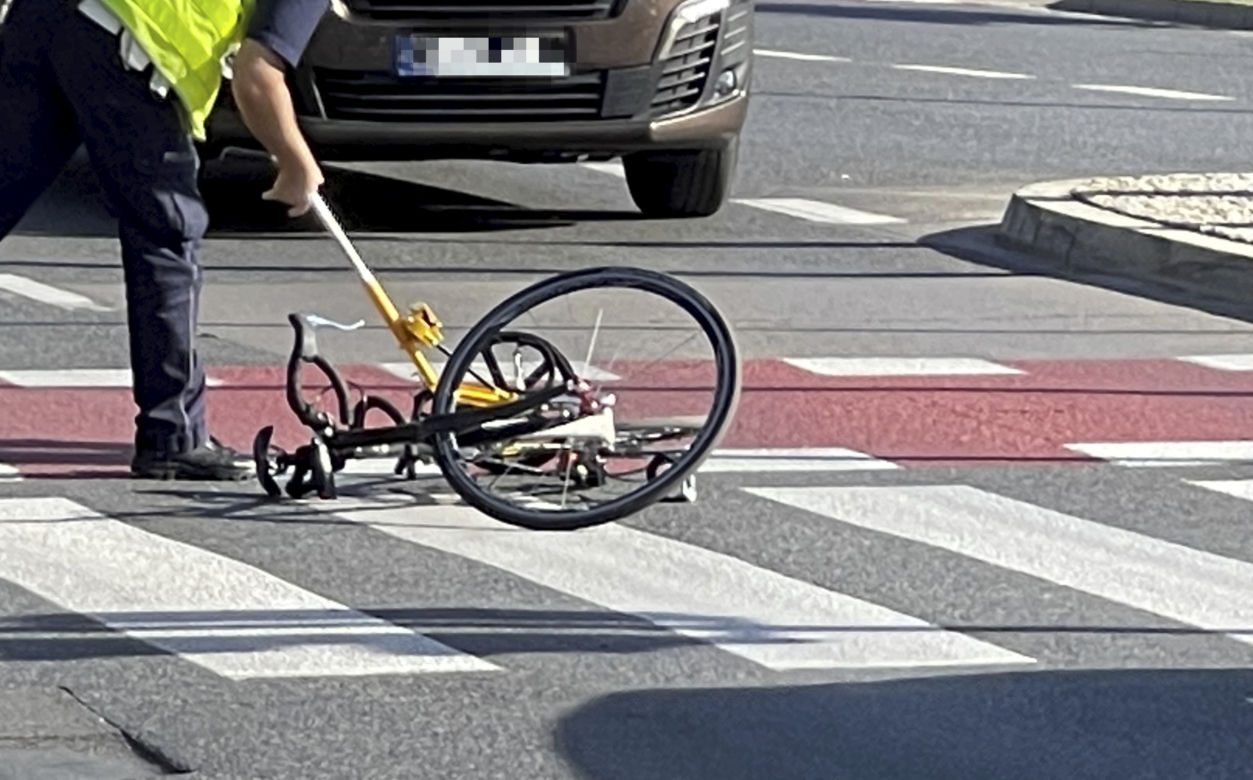 Makabra na Ursynowie. Kompletnie pijany kierowca staranował rowerzystę. Wydmuchał 4 promile!