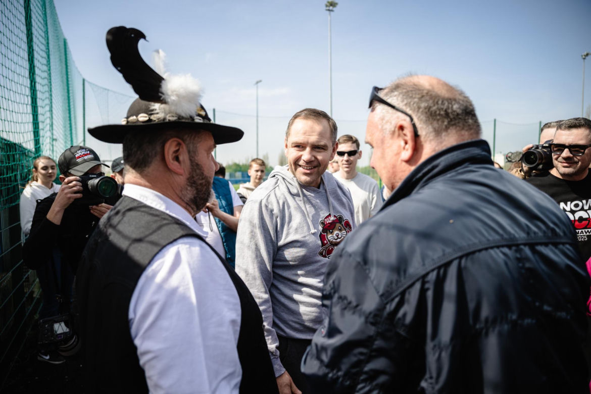 Akcja "Zagraj w piłkę z Karolem Nawrockim" 