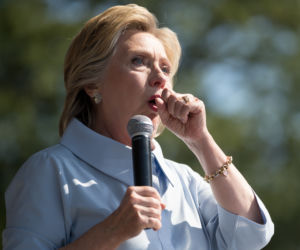 Trump dusi Clinton