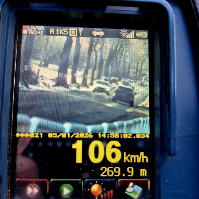 Pędził przez miejscowość, na podwójnym gazie. Zastopowali go policjanci z Góry