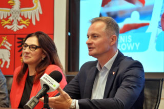 Podwyżka dla marszałka bez debaty i sprzeciwu. Wiadomo, ile będzie zarabiać