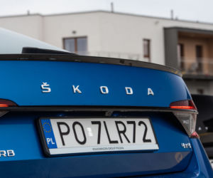 Volkswagen Passat Elegance vs Skoda Superb Sportline