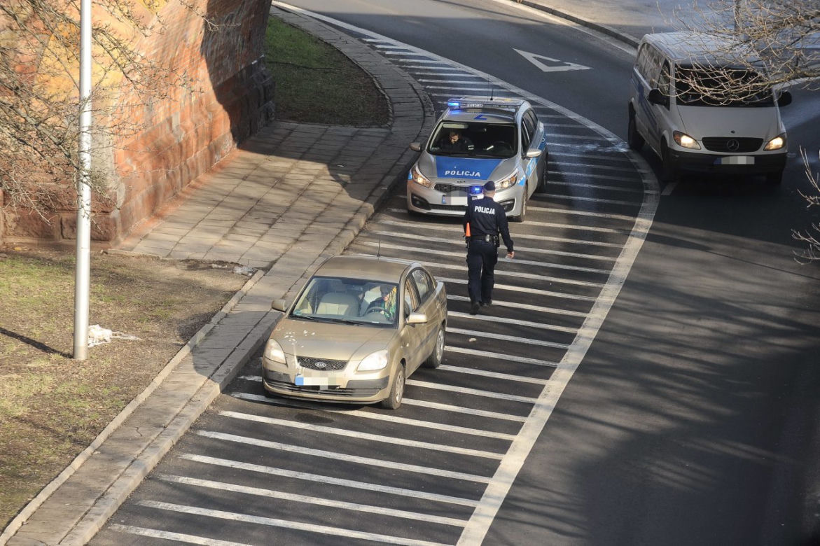Wzmożne kontrole na moście Poniatowskiego