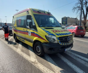 Bydgoszcz. Wypadek z udziałem karetki na rondzie Jagiellonów [ZDJĘCIA]