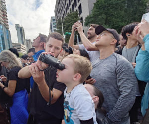 Wszedł na 500-metrowy wieżowiec! Bez żadnych zabezpieczeń