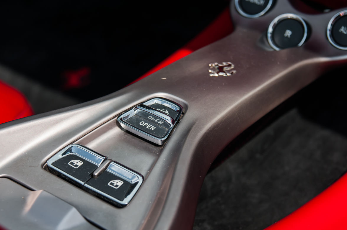 Ferrari California 4.3 490 KM 7AT