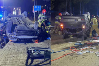 Pijany 21-latek dachował renault. Strażacy rozcinali karoserię