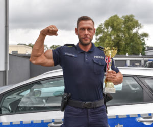 Policjant z Inowrocławia to prawdziwy terminator. Łączy pracę z kulturystyką
