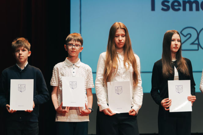 Najzdolniejsi uczniowie odebrali stypendia Prezydenta Miasta Siedlce