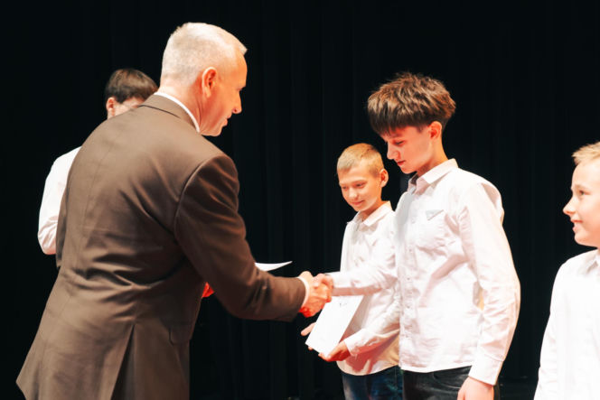 Najzdolniejsi uczniowie odebrali stypendia Prezydenta Miasta Siedlce