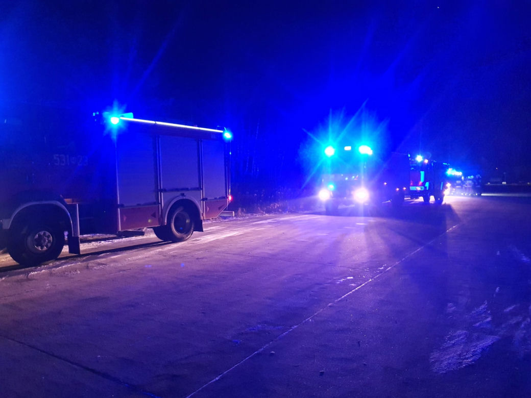 Ogromna akcja służb na lotnisku w Modlinie. W samolocie miała znajdować się bomba