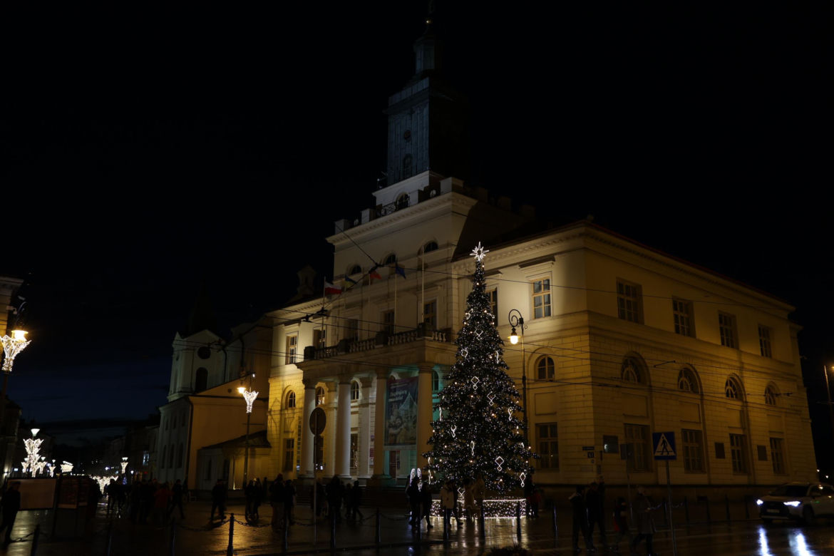 Drugi dzień świąt w centrum Lublina. Deszczowa pogoda nie odstraszyła spacerowiczów!