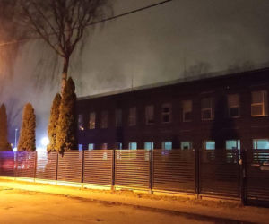 Kraków: Poteżny pożar archiwum Urzędu Miasta. Płoną dwie duże hale przy ulicy Na Załęczu. Akcja trwa [ZDJĘCIA]