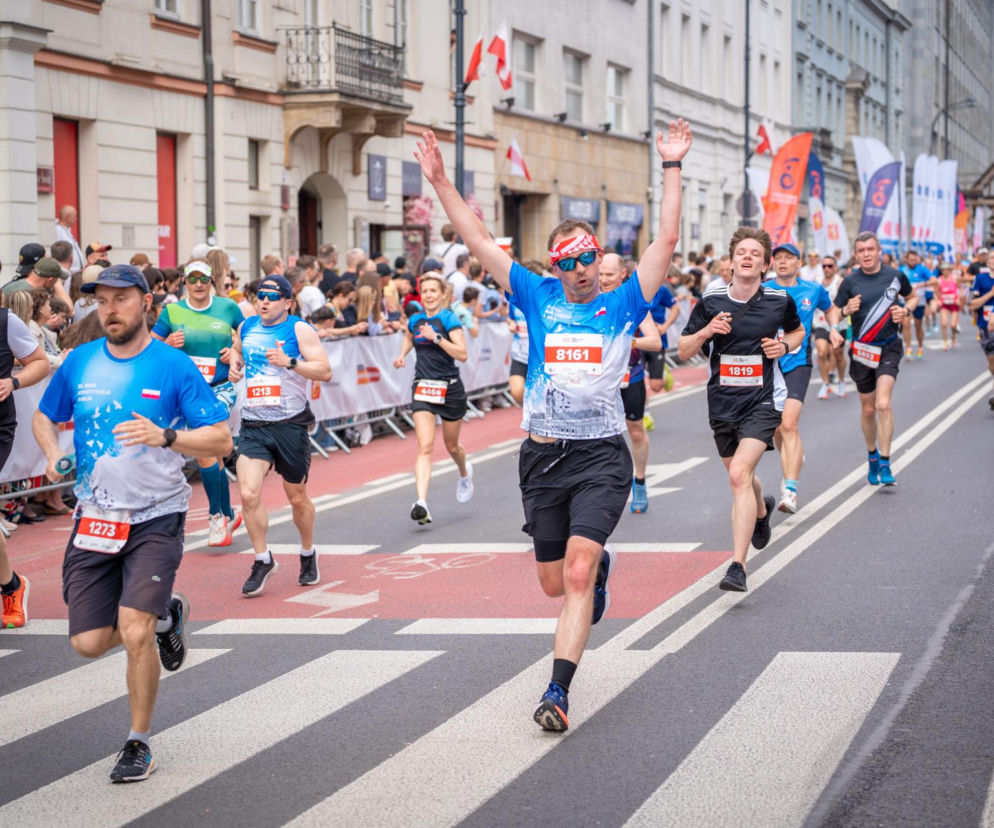 Bieg Konstytucji 3 Maja w Warszawie. Szybka trasa, tysiące uczestników [MAPA, UTRUDNIENIA]