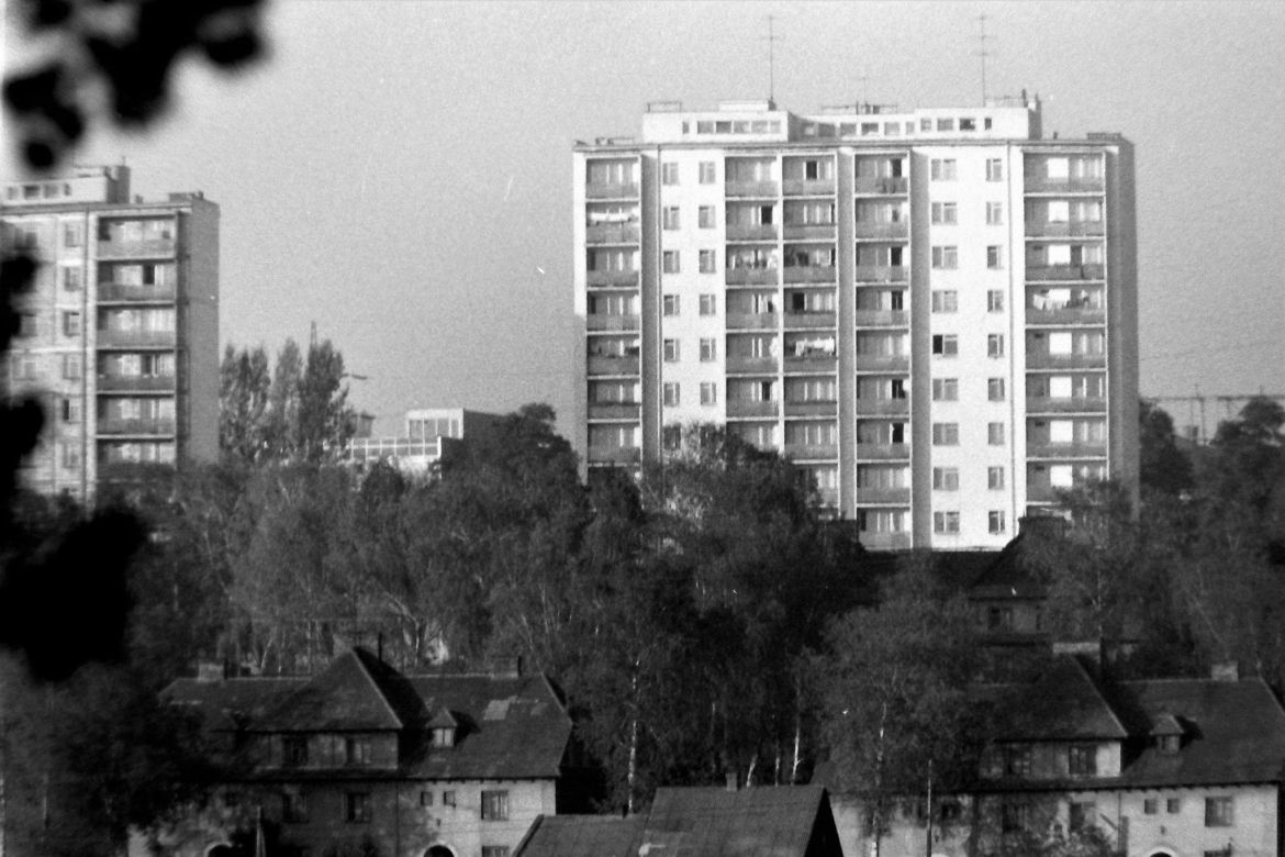 Rodzinny album Bajerów. W tle dawne Starachowice