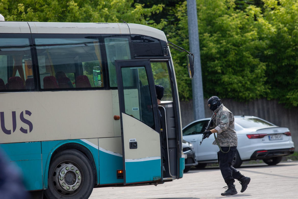 Wybuchy i strzelanina na dworcu autobusowym. Na szczęście, to tylko ćwiczenia