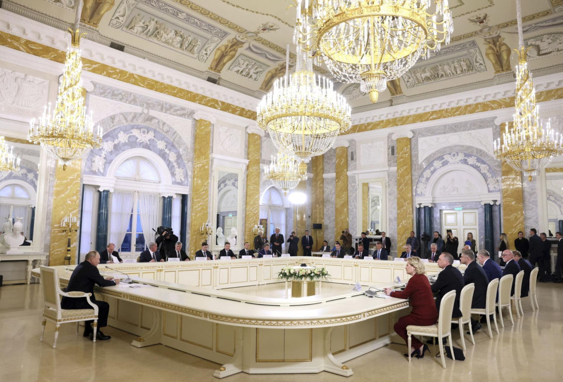 To oni rządzą teraz Rosją! "Nazywają Chińczyka szefem, Putin jest prawie martwy"