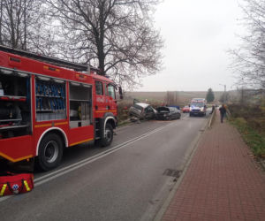 Wypadek pod Starachowicami! Matka z 1,5 rocznym dzieckiem w szpitalu! 