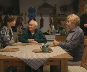 M jak miłość odc. 1051. Janka (Joanna Osyda), Lucjan (Witold Pyrkosz), Barbara (Teresa Lipowska), Marta (Dominika Ostałowska)