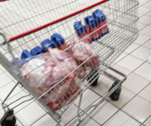 Oblężenie w szczecińskich sklepach z powodu koronawirusa