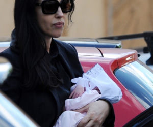 Monica Bellucci z córeczką w Rzymie