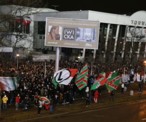 Kibice pod stadionem Legii