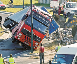 15 ton śmieci zasypało Trasę AK