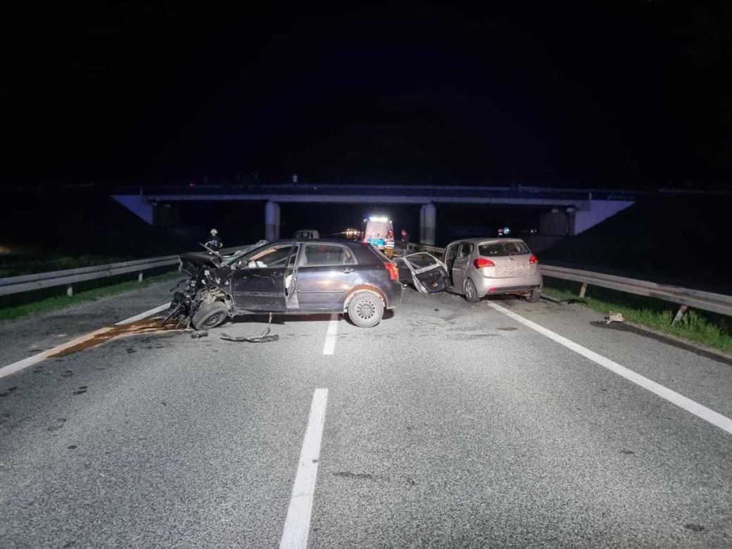 Koszmarna kraksa pod Tarnowem! Dwie kobiety w ciąży trafiły do szpitala po czołowym zderzeniu