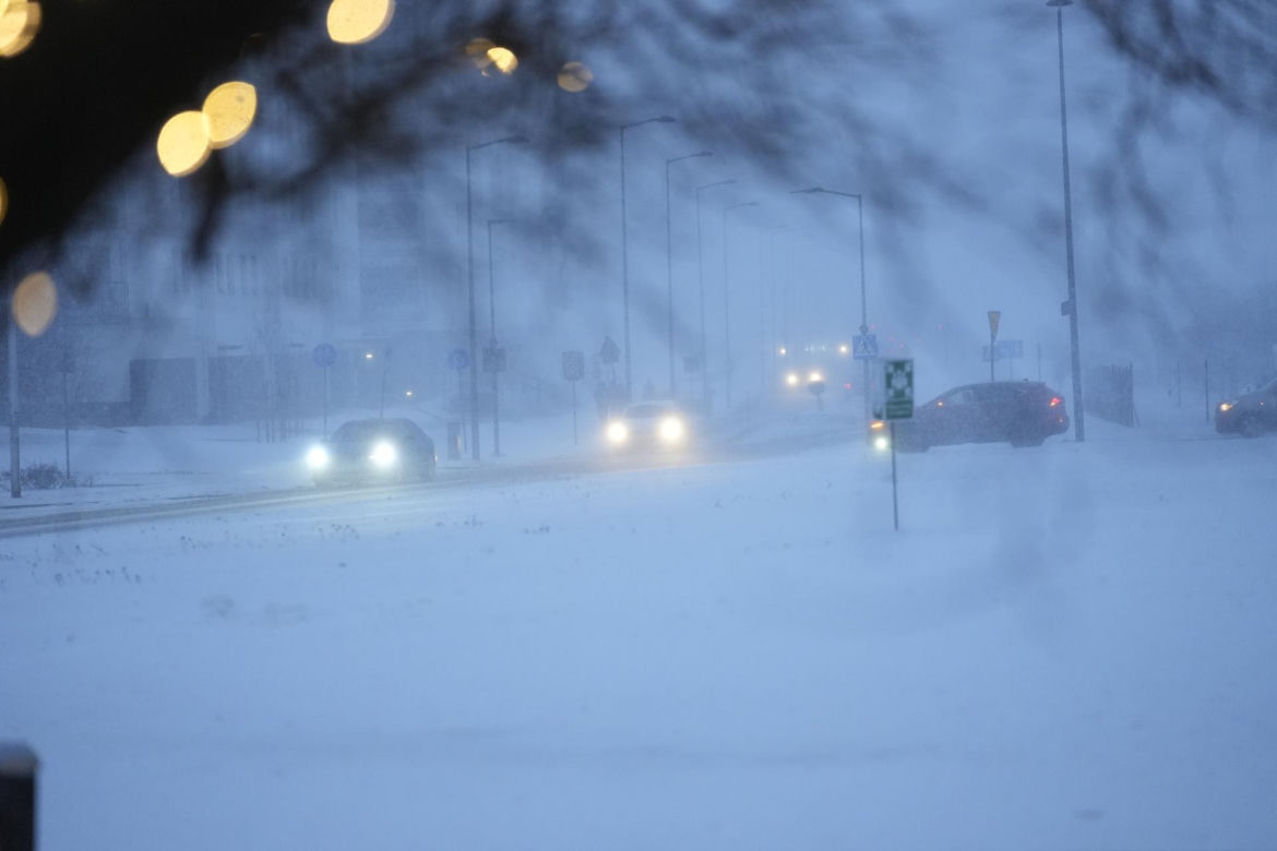 Śnieżyce przechodzą nad Polską. W Warszawie ogłoszono akcję ALFA