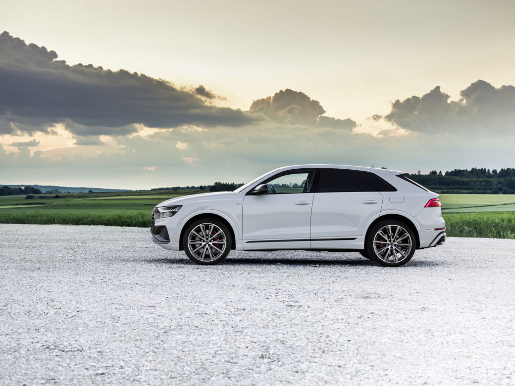  (2021) Audi Q8 60 TFSI e quattro