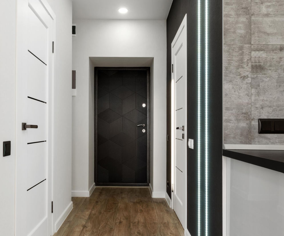 Drzwi antywłamaniowe – wymagania techniczne, certyfikacja i zastosowanie