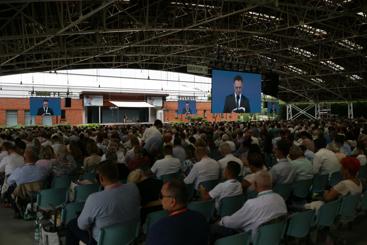 Kongres Świadków Jehowy 2024. W niedzielnych wydarzeniach wzięły udział tłumy