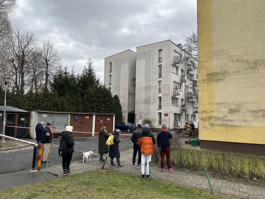Na głowę dziecka wylał się wrzątek. Makabryczna awaria sieci wodociągowej na Woli. Jedna osoba ranna