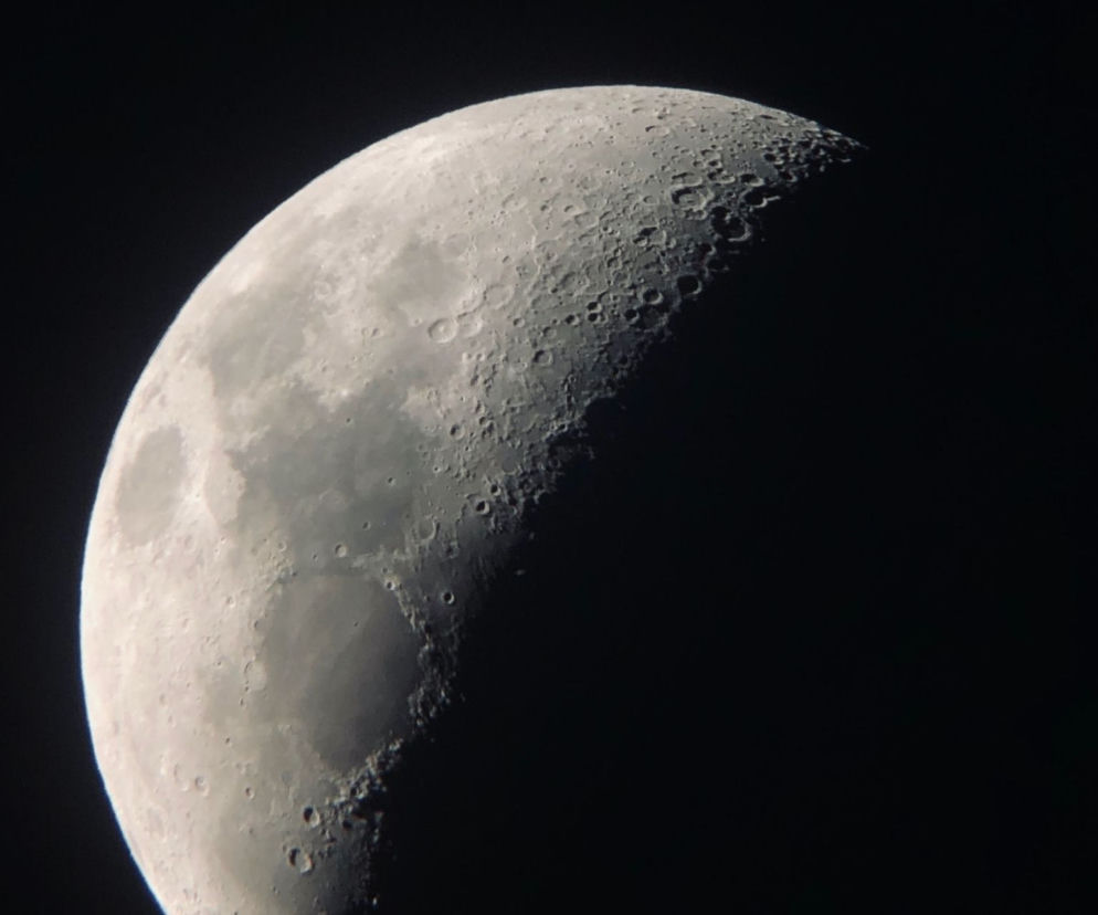 Sensacyjne doniesienia NASA. Odkryto wodę na Księżycu