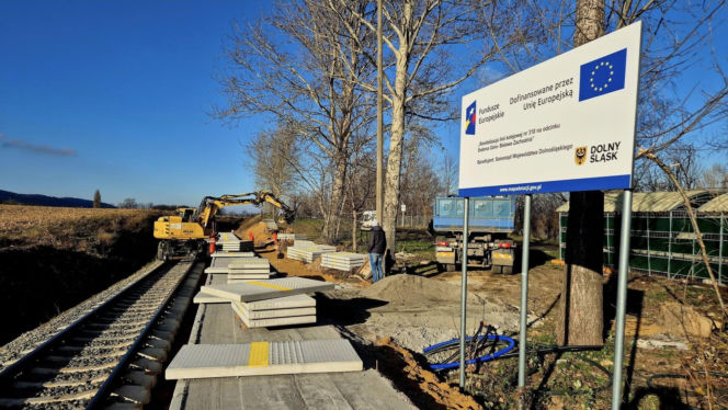 Dolny Śląsk przywraca najbardziej malowniczą linię kolejową. Turystyka zyska już w 2026 roku