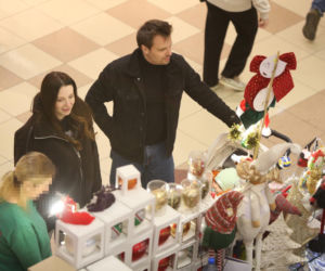 Marcin Hakiel i Dominika  Serocka na zakupach świątecznych