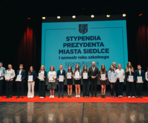 Najzdolniejsi uczniowie odebrali stypendia Prezydenta Miasta Siedlce