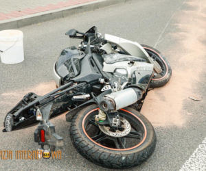 Łękawa: Młody motocyklista uderzył w kościelny płot! Zginął na miejscu! [ZDJĘCIA] 