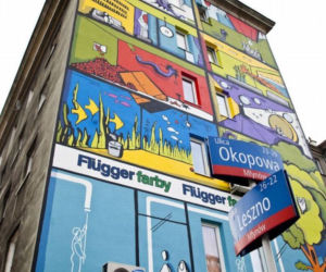 Mural na ścianie kamienicy na warszawskiej Woli