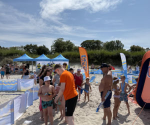 Niebieska i pomarańczowa ekipa rozgrzała plażę w Ustce! Baltic Tour Medicover Sport kontynuuje nadmorską trasę!