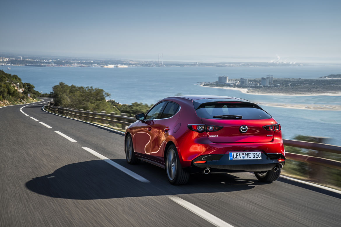 Mazda 3 2.0 SKYACTIV-G 122 KM 6MT (Soul Red Crystal)