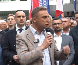 Manifestacja ROG w Warszawie. Żądali reparacji