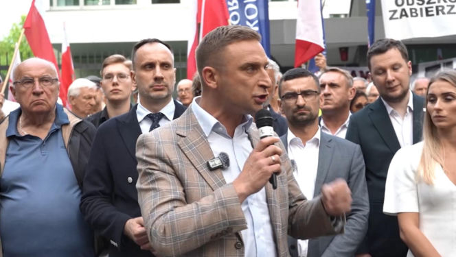 Manifestacja ROG w Warszawie. Żądali reparacji