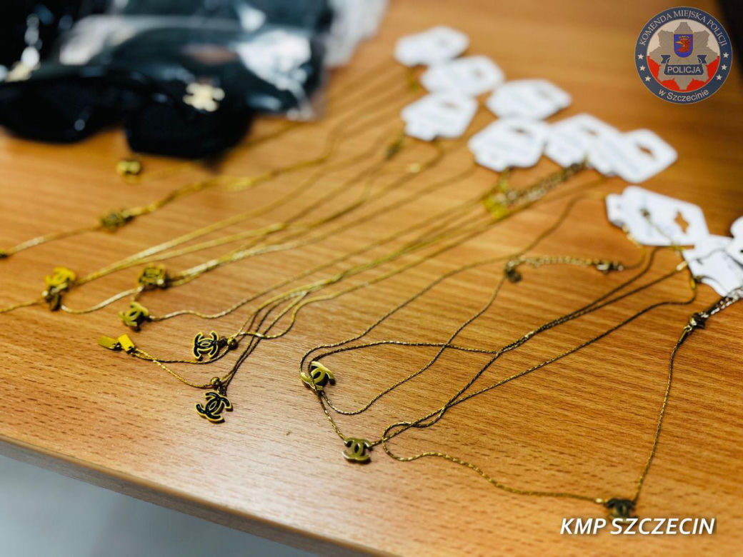 Policja przechwyciła podróbki o wartości ponad 400 tysięcy złotych