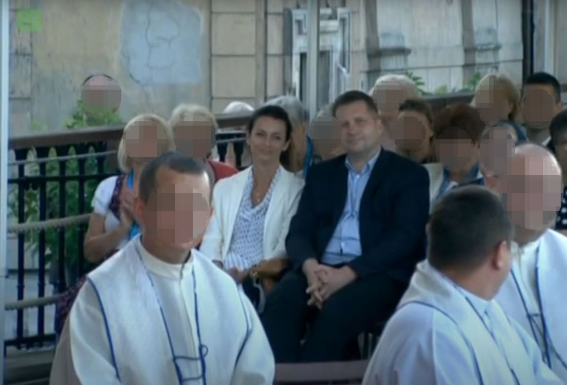 Czarnek z piękną żoną Katarzyną wybrali się na pielgrzymkę. Powitał ich Rydzyk