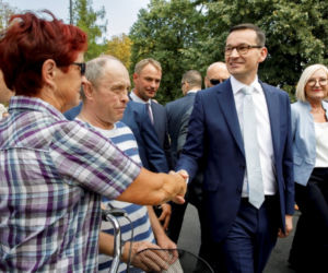 Rodzinę wysłał na wakację a sam haruje