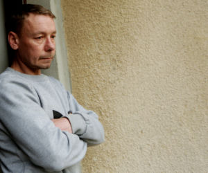 Wybaczam BRATU, że wbił mi noż w brzuch