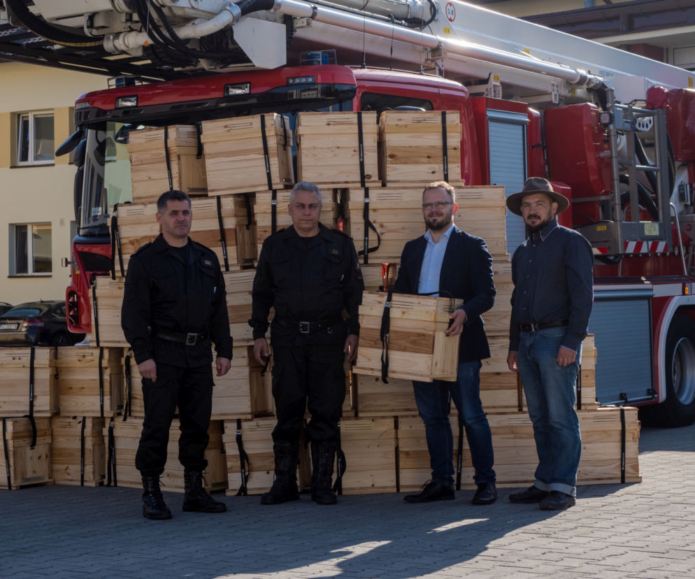 Akcja Tak dla pszczół podkarpackich strażaków i Banku Pszczelego