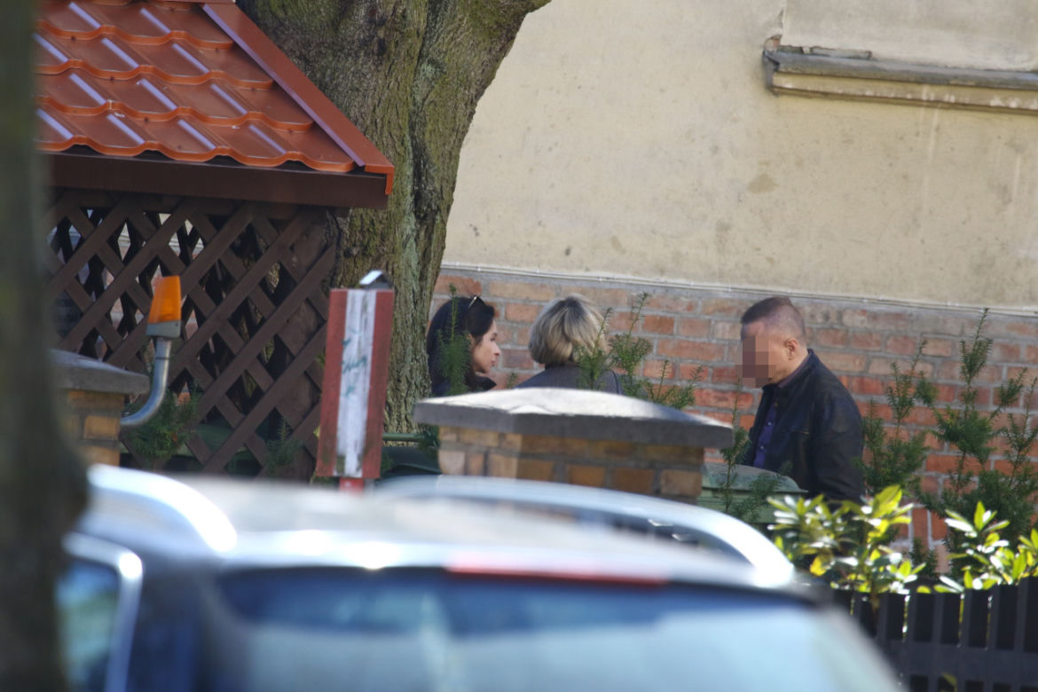 Marta Kaczyńska idzie ze święconką